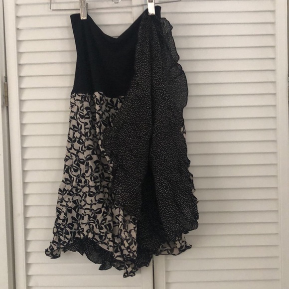 CAbi reversible Polka Dot/Bow Skirt SUPER CUTE!! - Picture 3 of 9